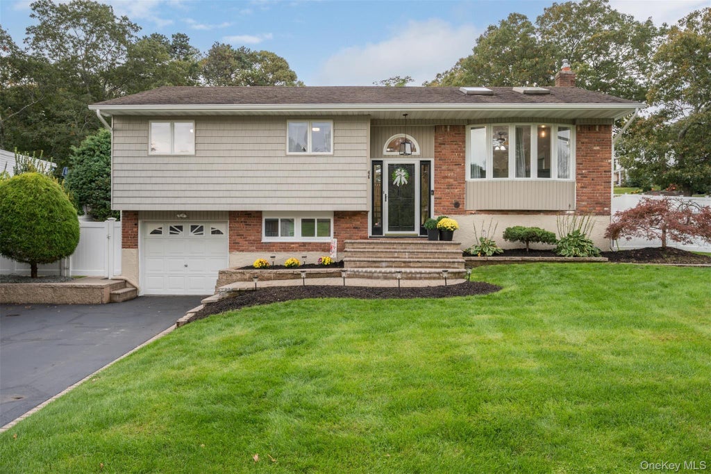 Photo of 46 Parnell Drive, Smithtown, NY 11787 (MLS # 1062916)