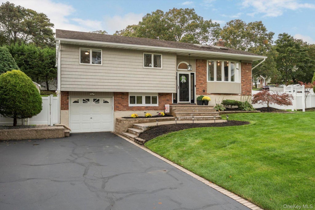 Photo of 46 Parnell Drive, Smithtown, NY 11787 (MLS # 1062916)