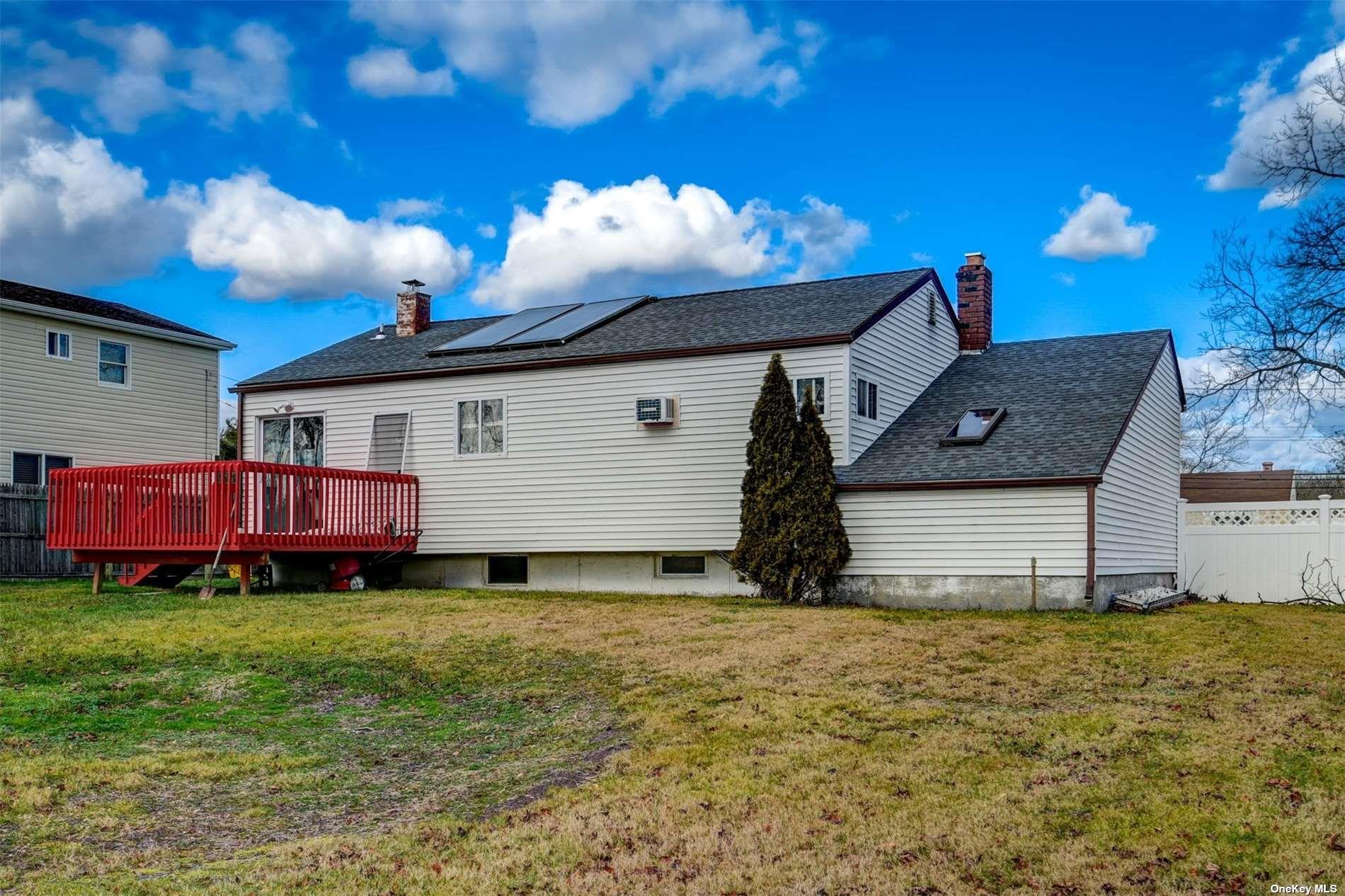 10 Florence Court, Patchogue, New York image 18