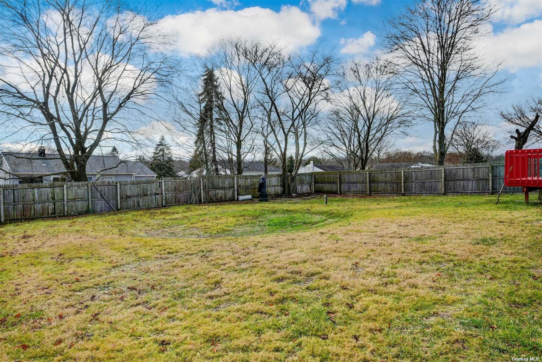 10 Florence Court, Patchogue, New York image 17