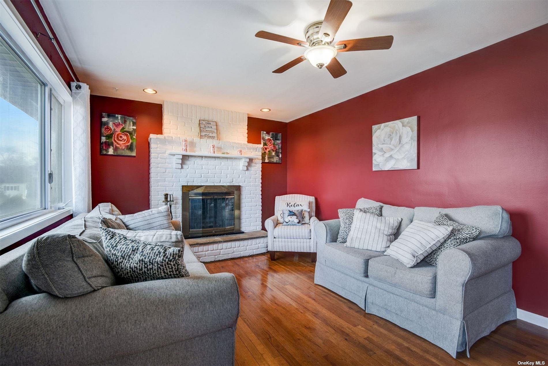 10 Florence Court, Patchogue, New York image 3