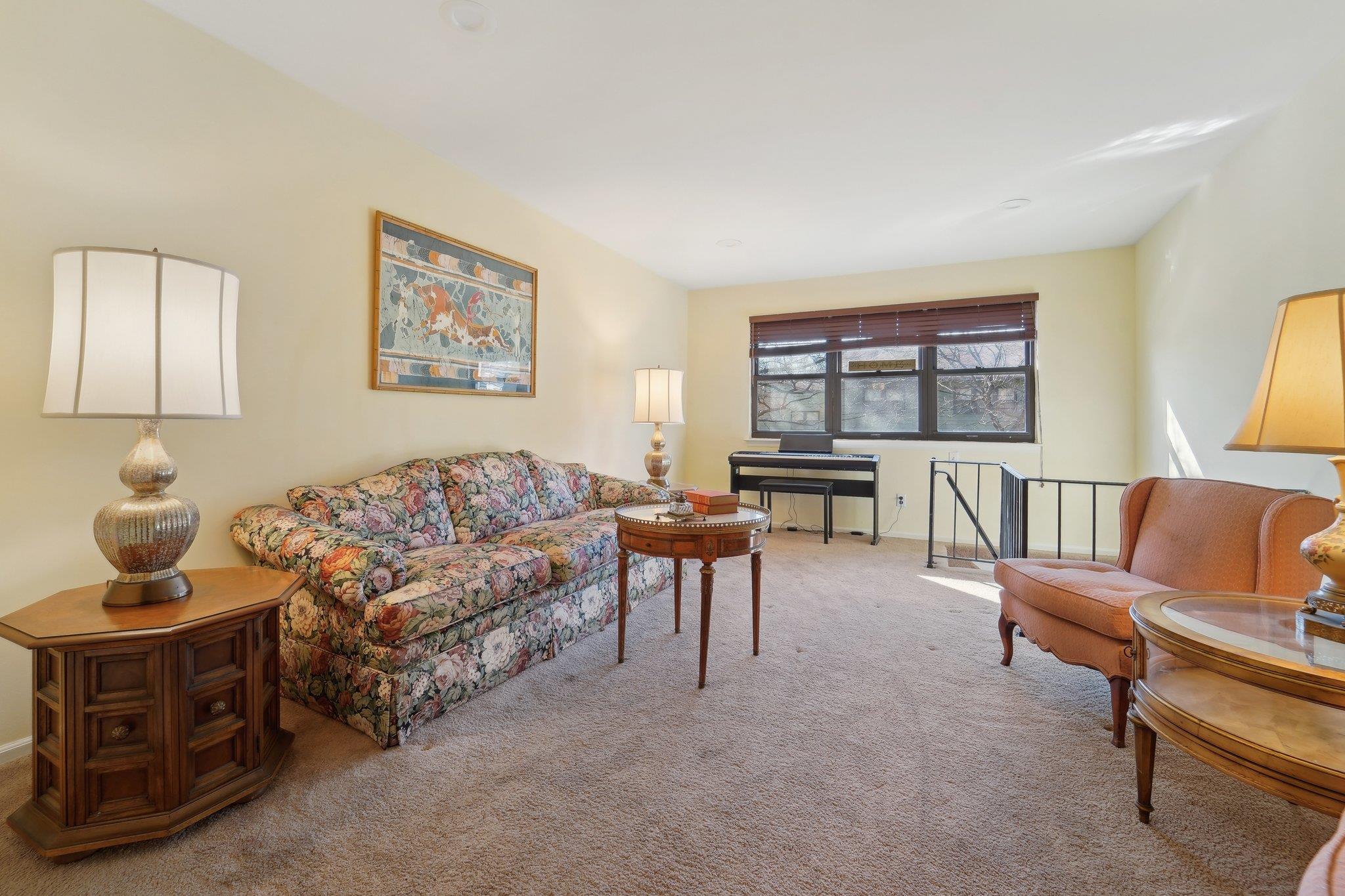 38 Milford Ln Ln #B, Suffern, Florida image 5