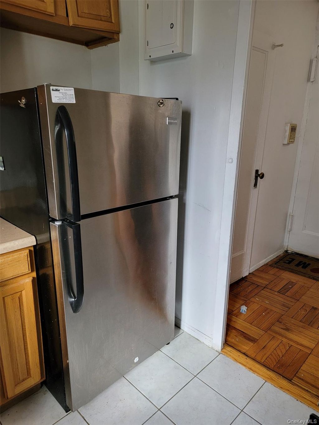 Photo of 2220 E Tremont Avenue #4E, Bronx, NY 10462 (MLS # 980807)