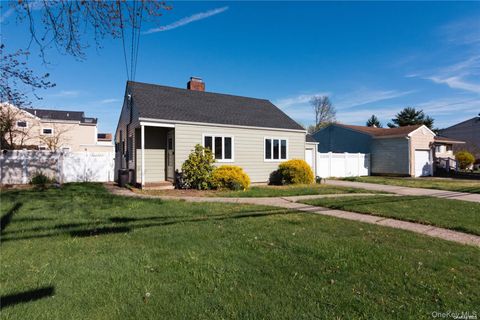 22 Carman Boulevard Massapequa NY 11758