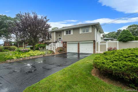 Photo of 480 Fenimore Avenue, North Babylon, NY 11703 (MLS # 1029895)
