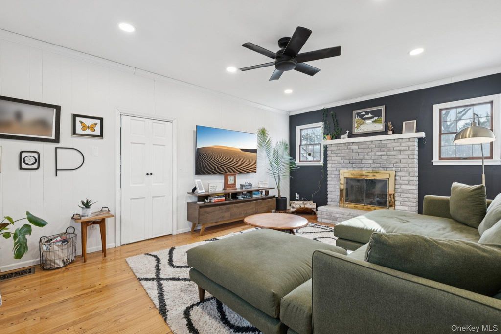 Photo of 12 Gail Court, Kings Park, NY 11754 (MLS # 943503)