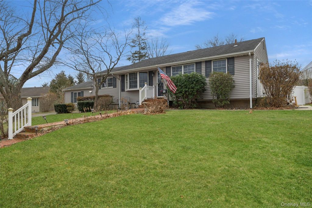 Photo of 12 Gail Court, Kings Park, NY 11754 (MLS # 943503)