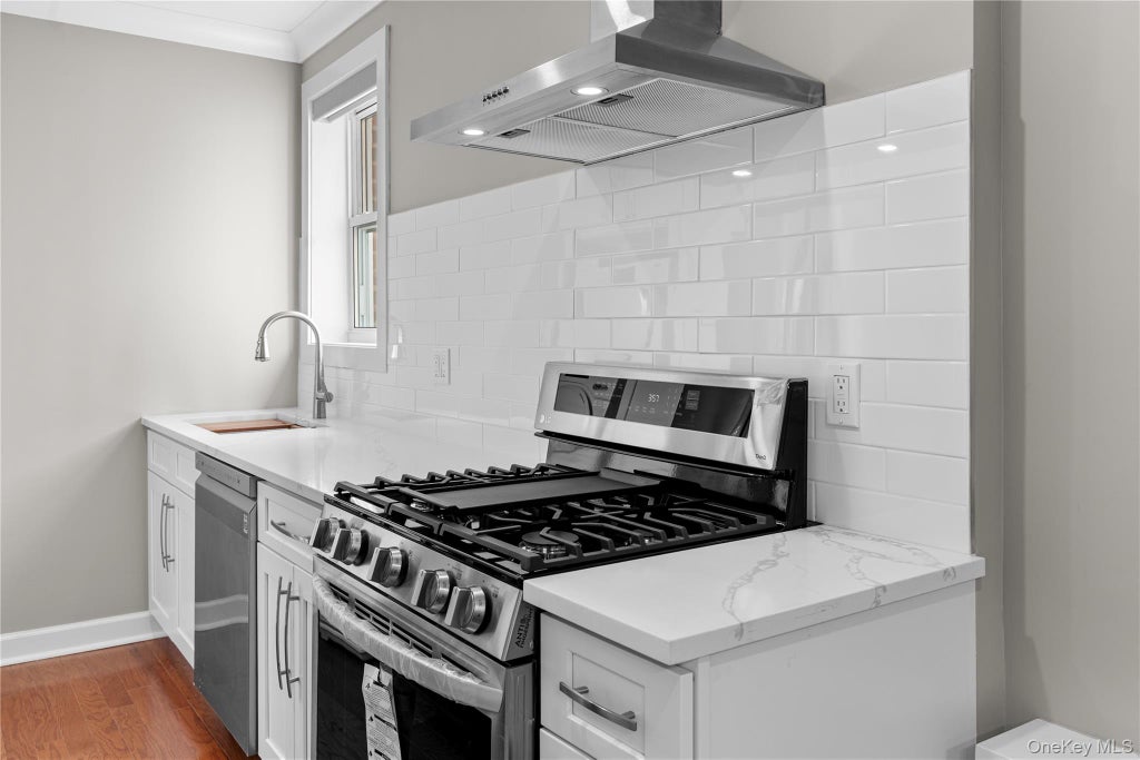 Photo of 1133 Midland Avenue #6F, Bronxville, NY 10708 (MLS # 1056287)