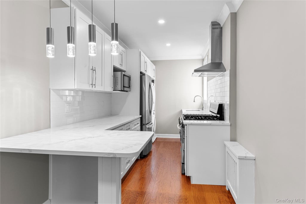 Photo of 1133 Midland Avenue #6F, Bronxville, NY 10708 (MLS # 1056287)
