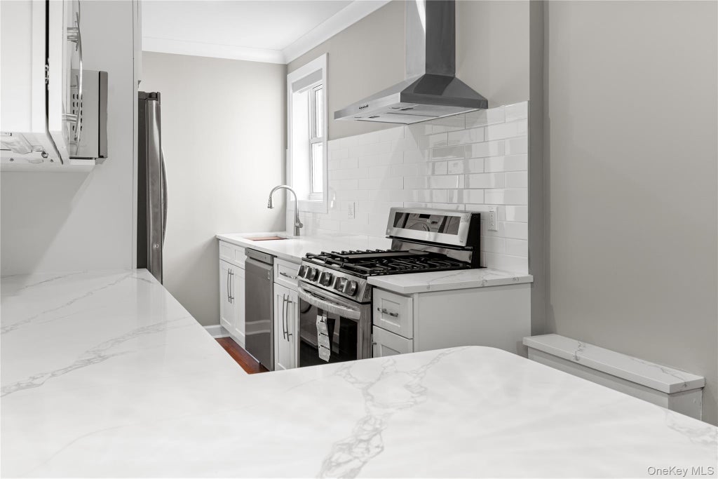 Photo of 1133 Midland Avenue #6F, Bronxville, NY 10708 (MLS # 1056287)