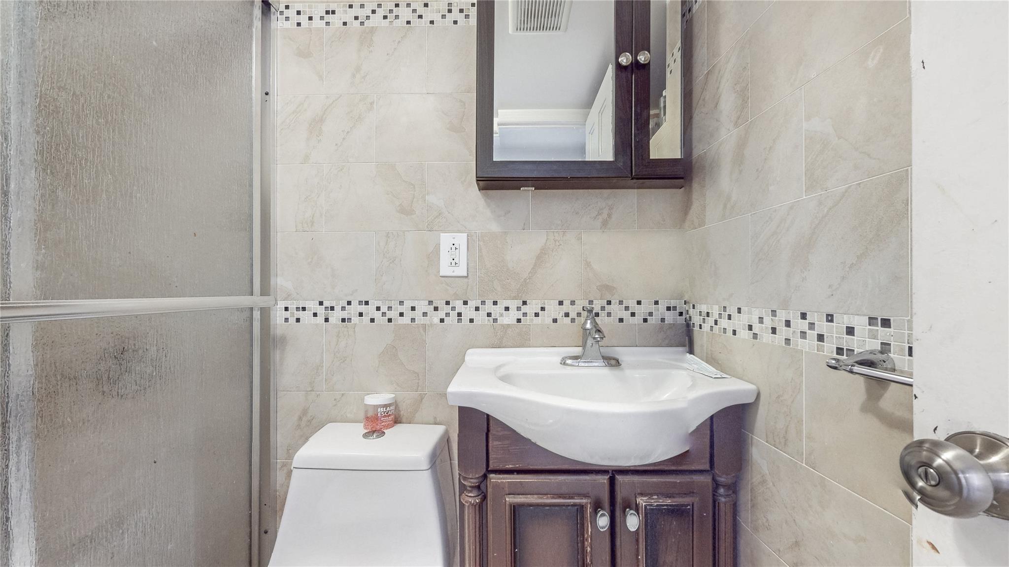 479 Irving Avenue, Brooklyn, New York image 35