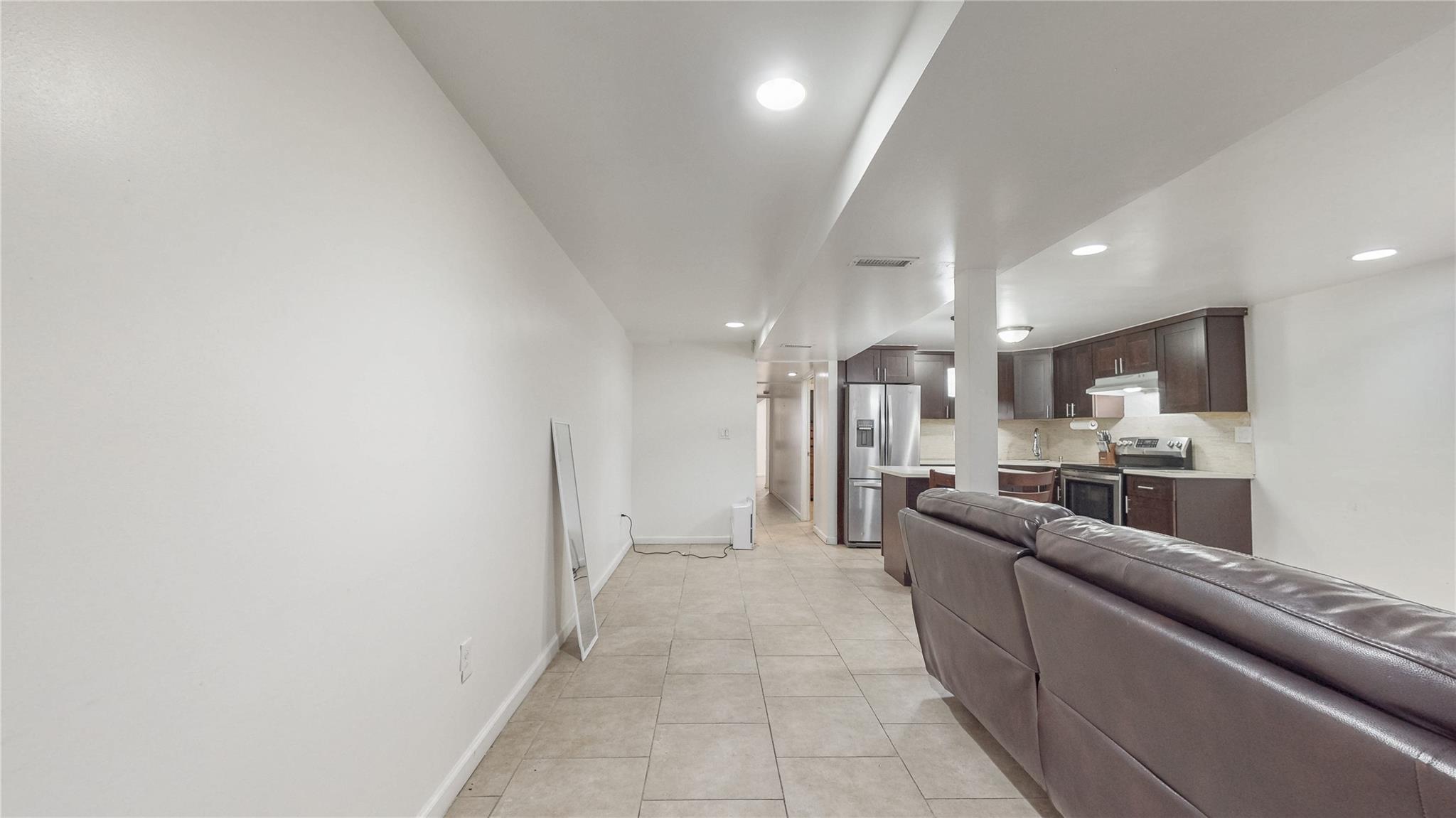 479 Irving Avenue, Brooklyn, New York image 23