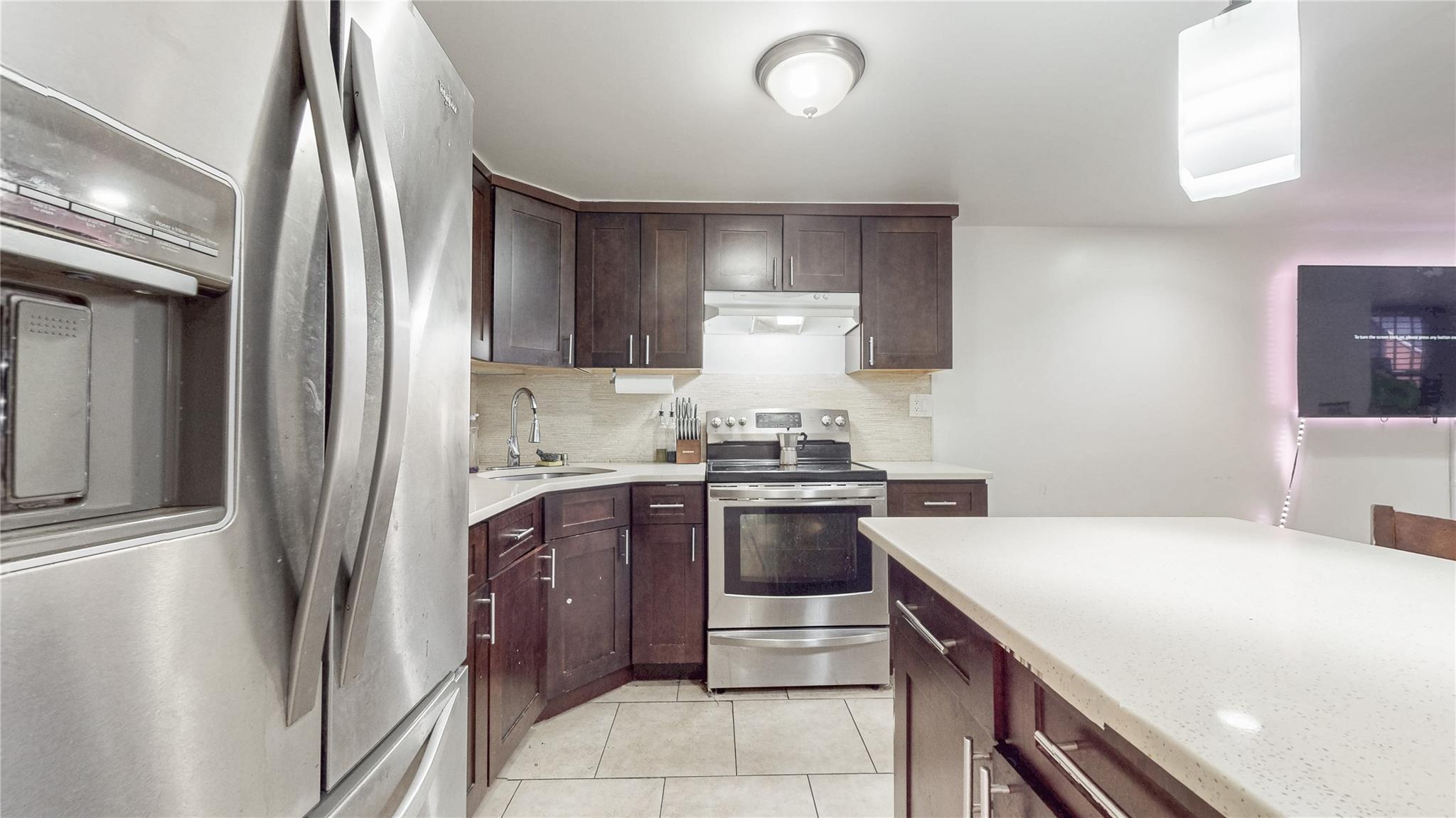 479 Irving Avenue, Brooklyn, New York image 28