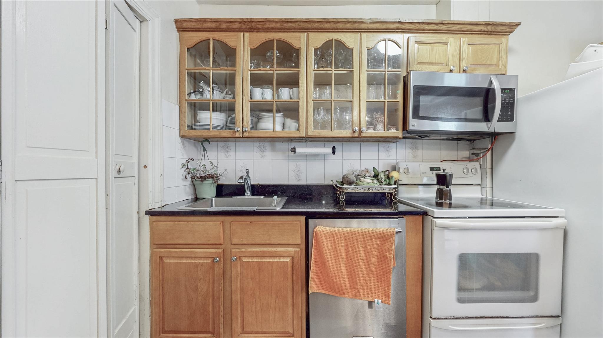 479 Irving Avenue, Brooklyn, New York image 5
