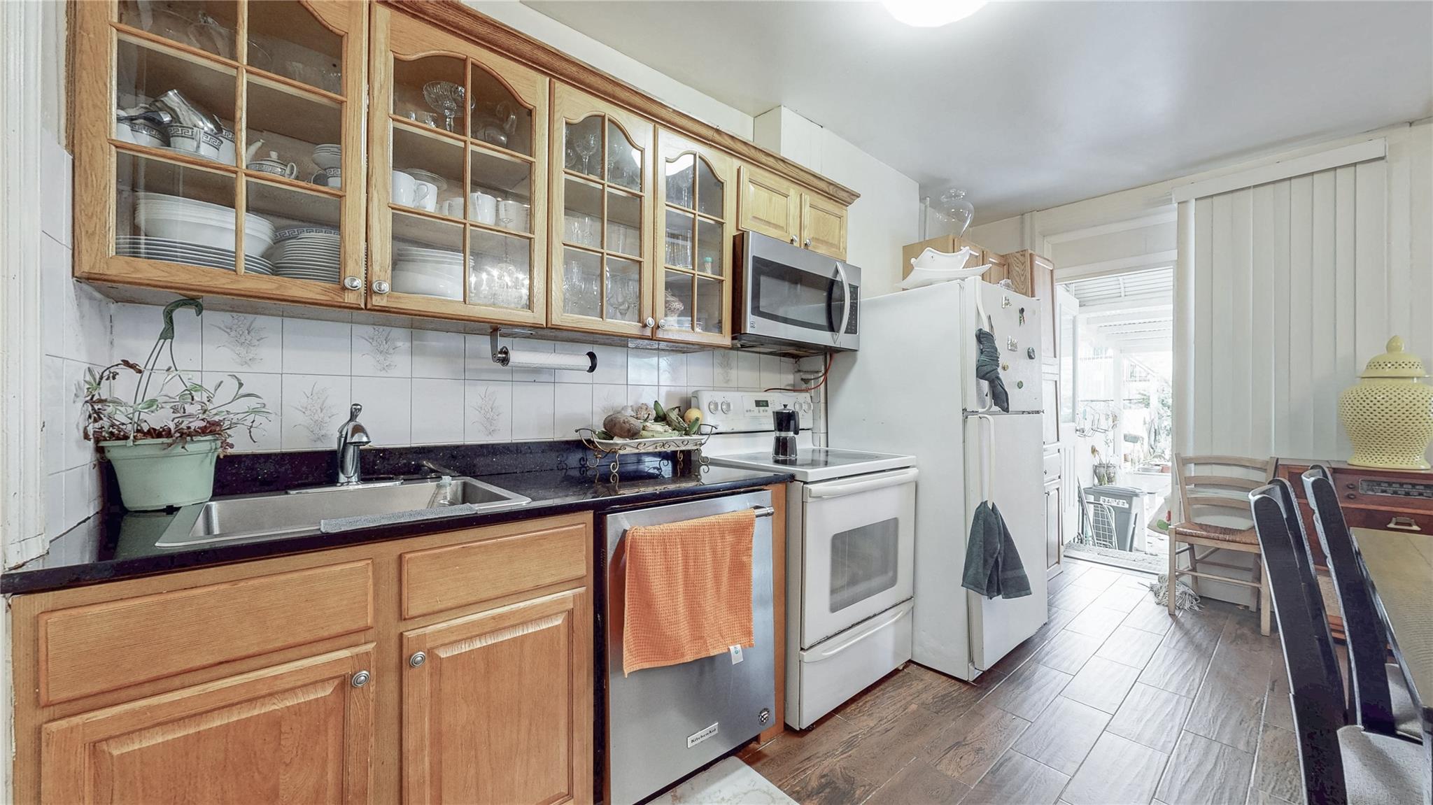 479 Irving Avenue, Brooklyn, New York image 4