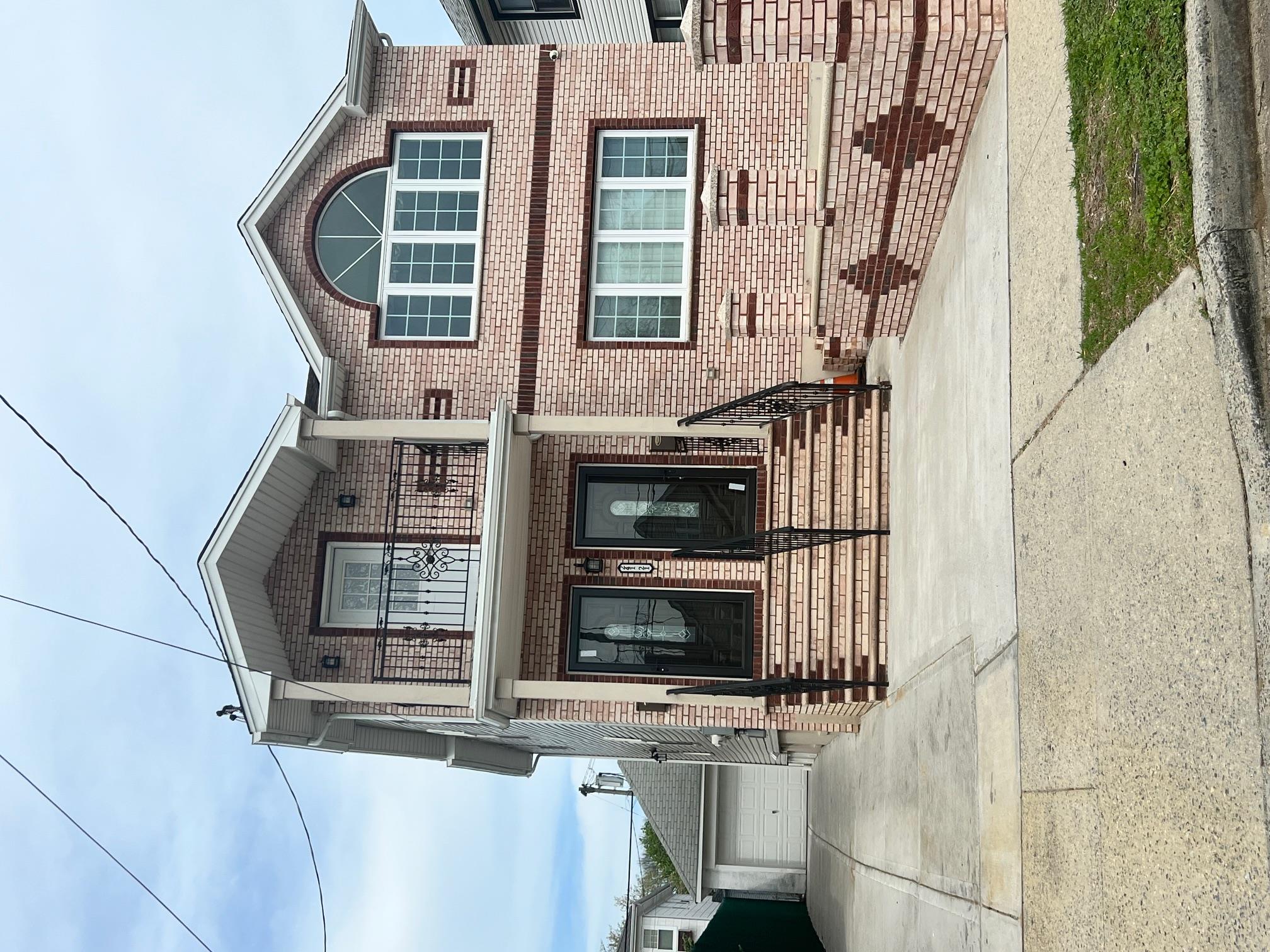Rental Property at Memphis Avenue 2, Rosedale, Queens, NY - Bedrooms: 3 
Bathrooms: 2 
Rooms: 5  - $3,350 MO.