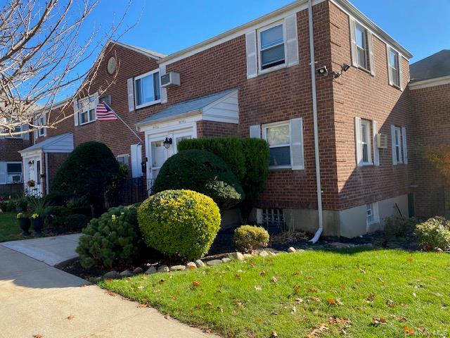 261-53 Langston E-1st fl