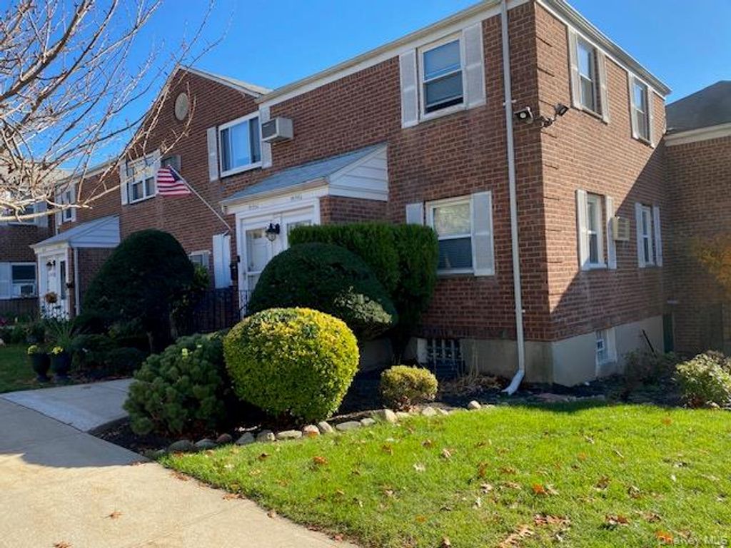 Photo of 261-53 Langston Ave #E-1st fl, Glen Oaks, NY 11004 (MLS # 944913)