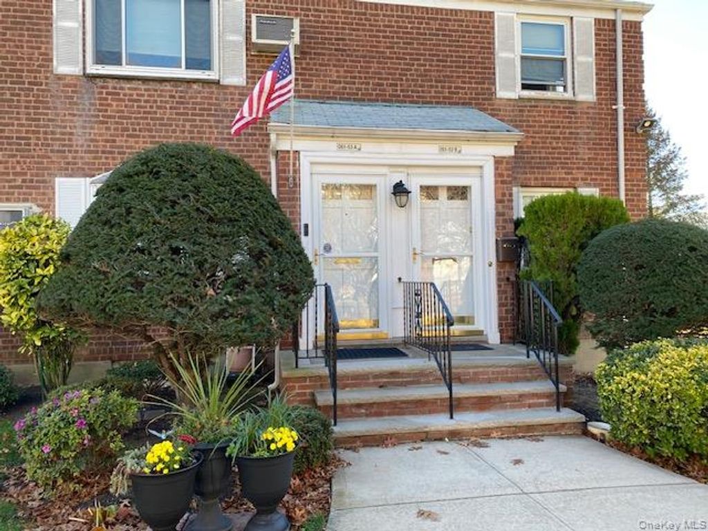 Photo of 261-53 Langston Ave #E-1st fl, Glen Oaks, NY 11004 (MLS # 944913)