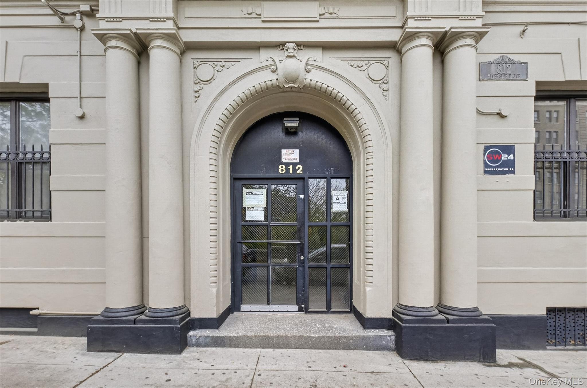 812 Riverside Drive 42