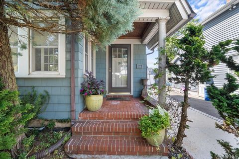 Photo of 44 Madison Street, Lynbrook, NY 11563 (MLS # 899811)