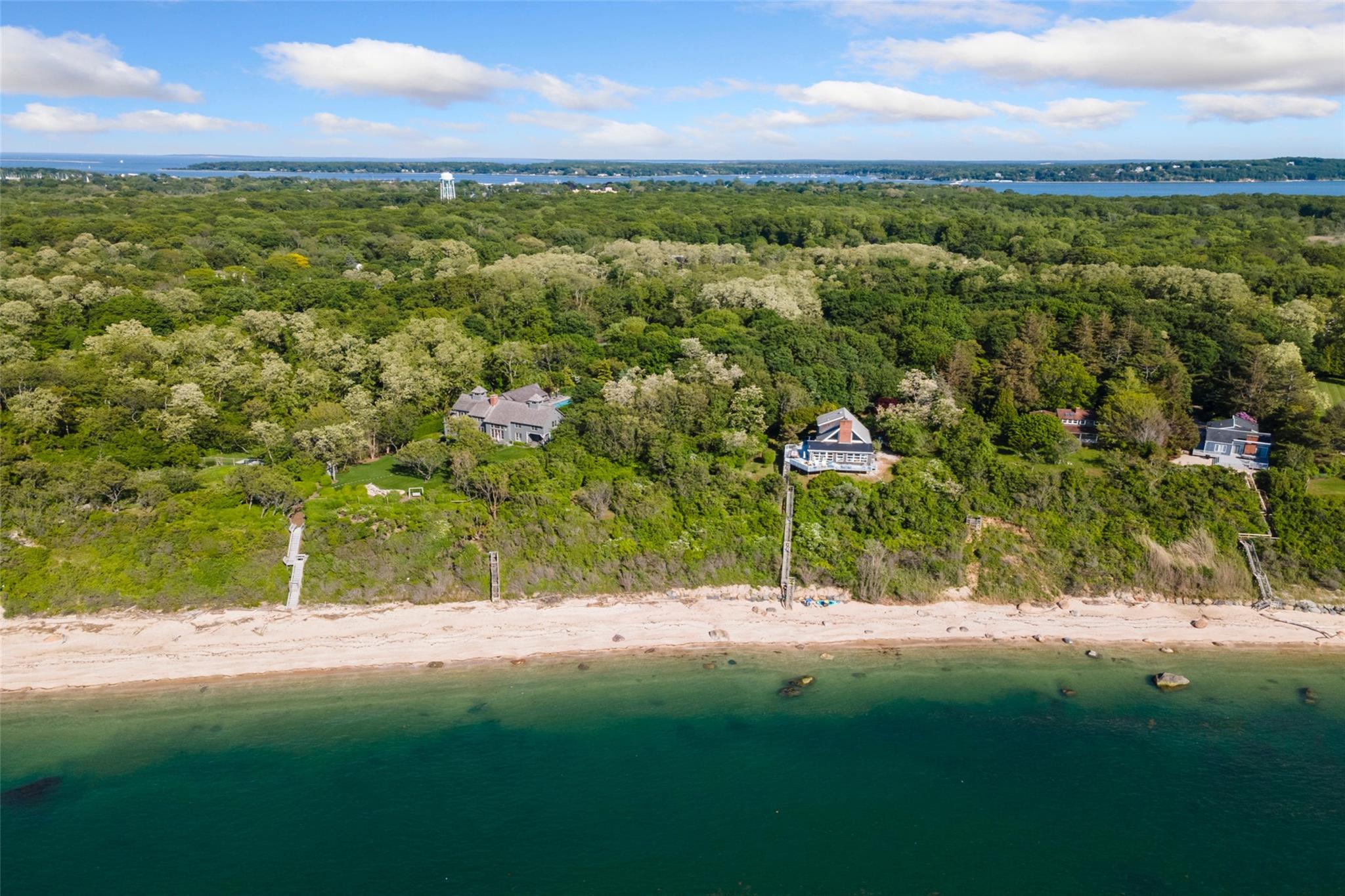 North Road, Greenport, Hamptons, NY - 3 Bedrooms  
4 Bathrooms - 