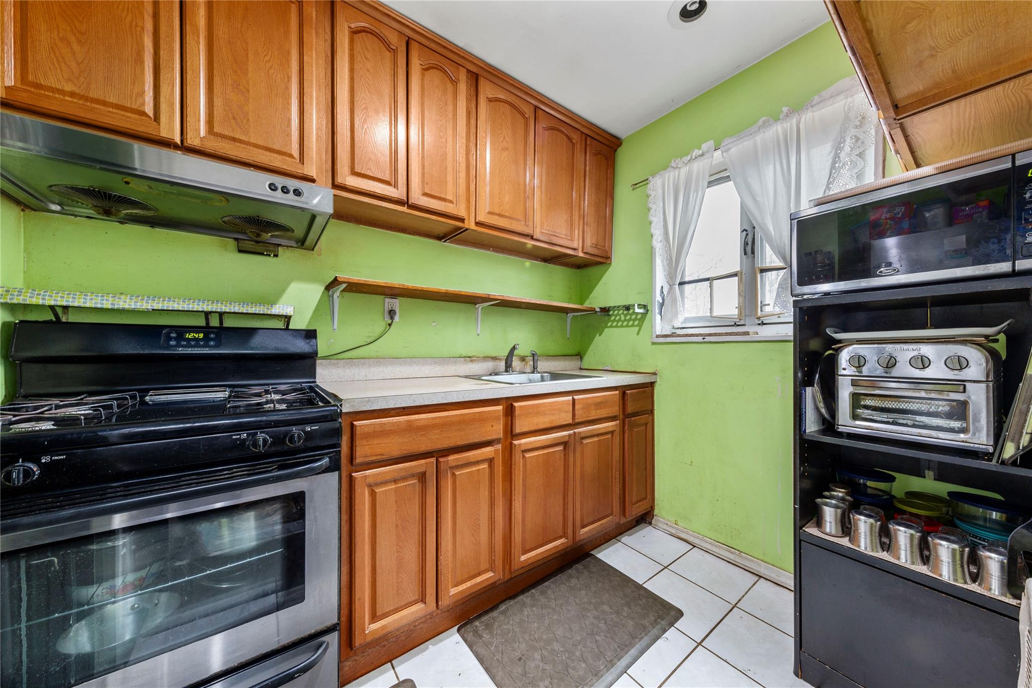 221-15 W Manor Road #UPPER, Bellerose, Florida image 13