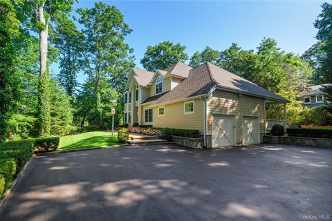 33 Walters Avenue Cold Spring Harbor NY 11724