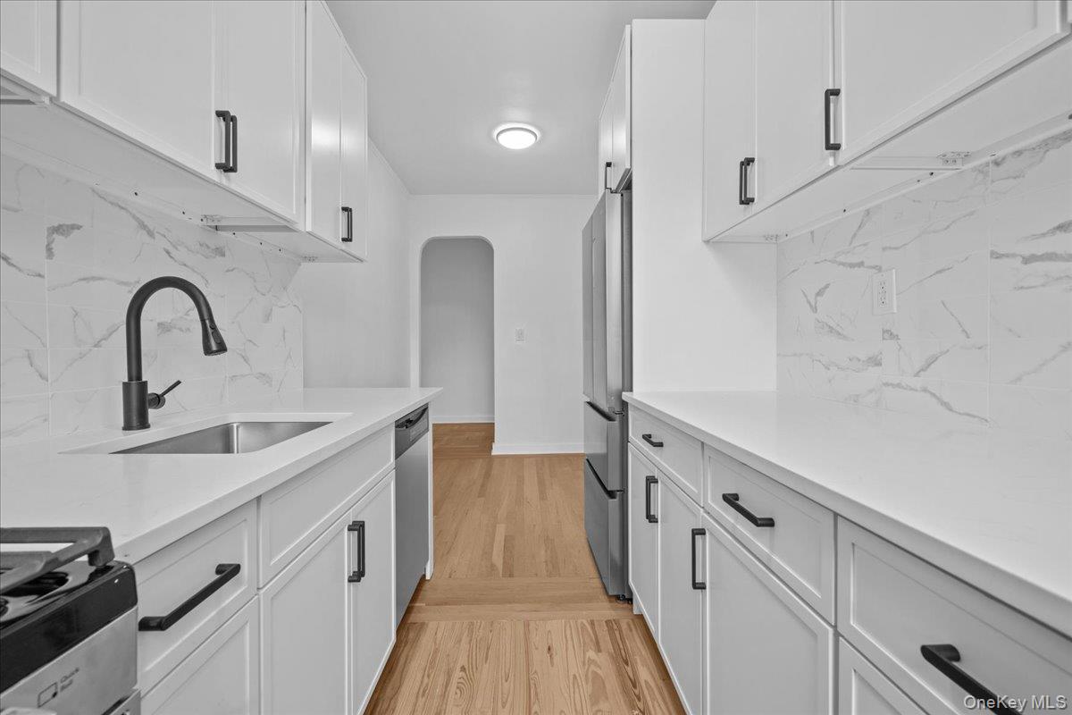 3015 Riverdale Avenue 6D
