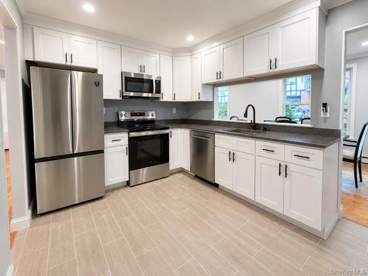 723 SIERRA VISTA LN, VALLEY COTTAGE, NY 10989 - Image ed522cf4e71af6f6f5a92d7690976e2e/2209458174