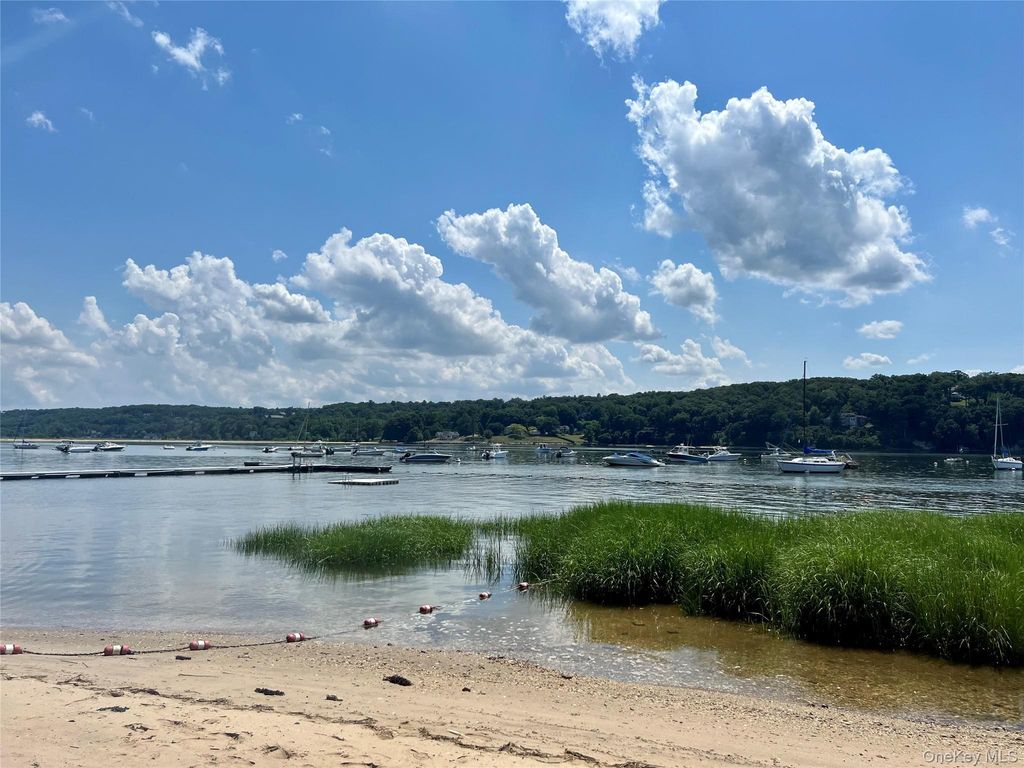 Photo of 4 Kennedy Lane, Cold Spring Harbor, NY 11724 (MLS # 967956)