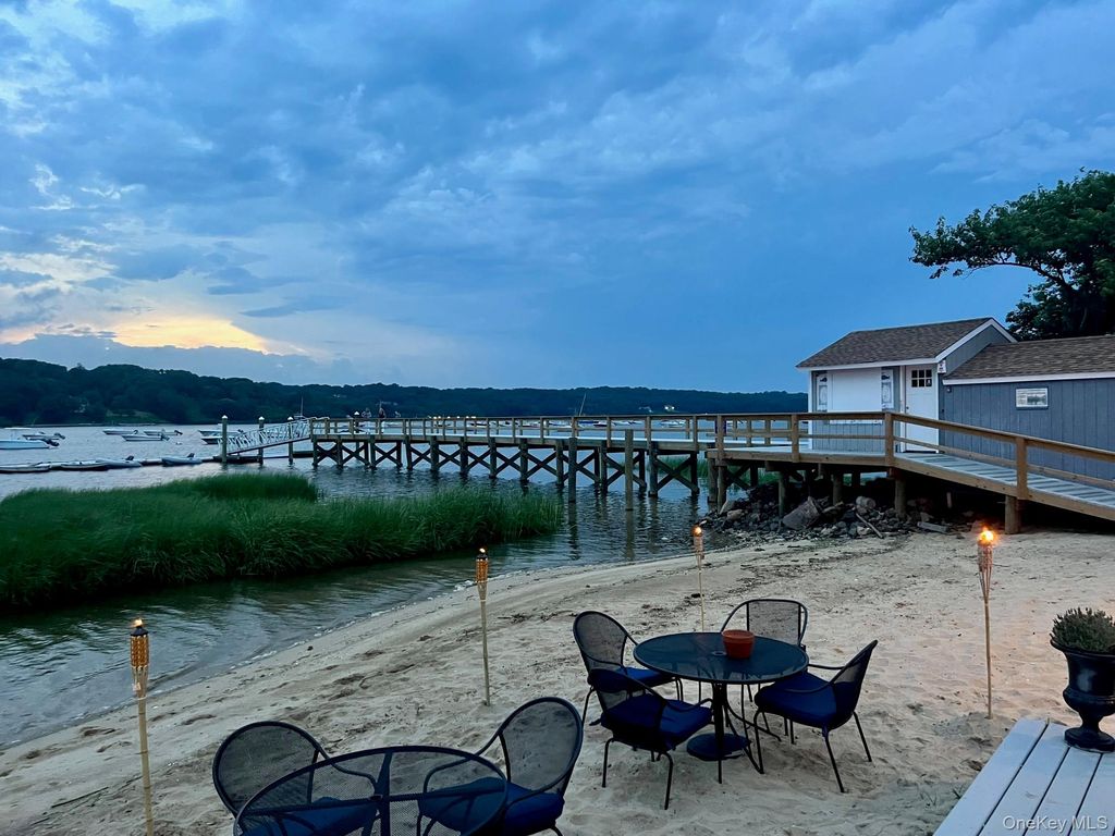 Photo of 4 Kennedy Lane, Cold Spring Harbor, NY 11724 (MLS # 967956)