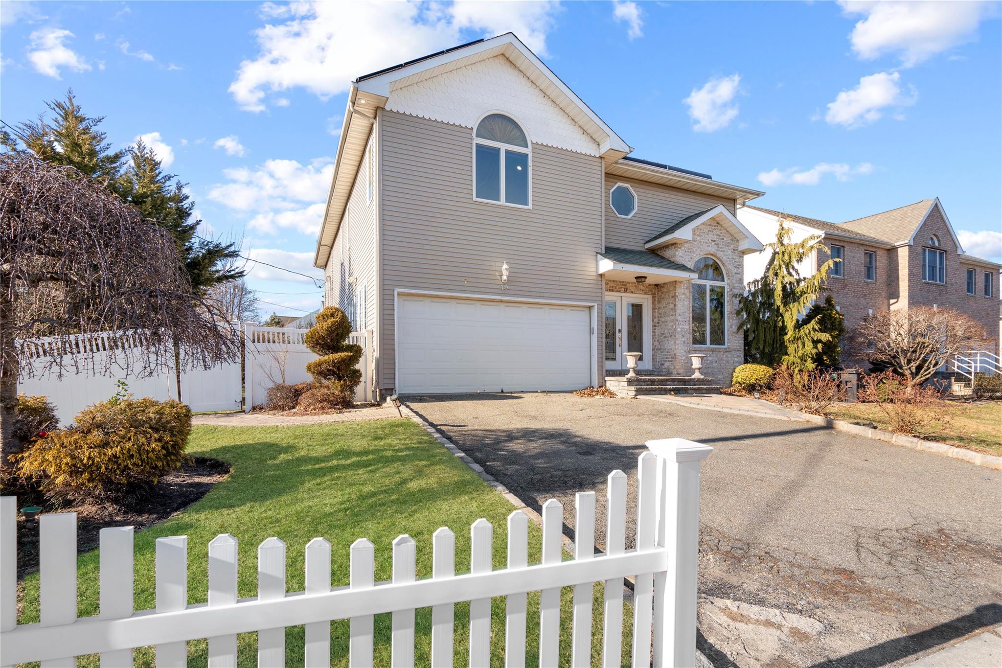 19 Howard Court, Plainview, New York image 3