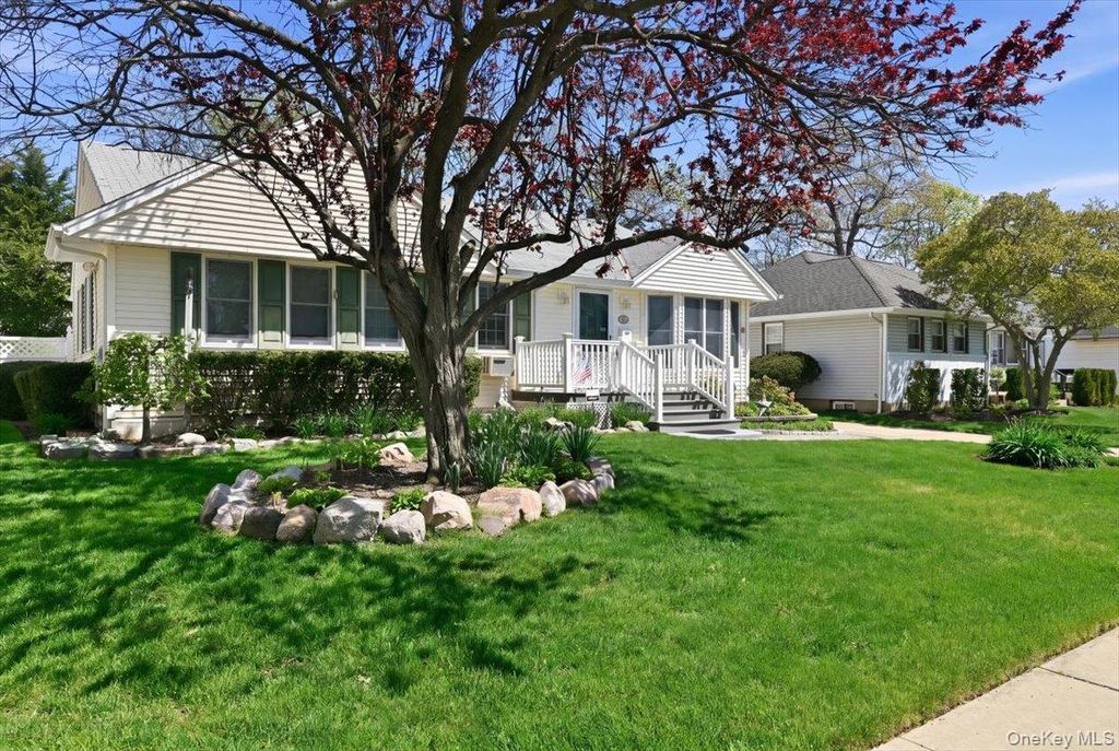 Photo of 2937 Morgan Drive, Wantagh, NY 11793 (MLS # 970399)
