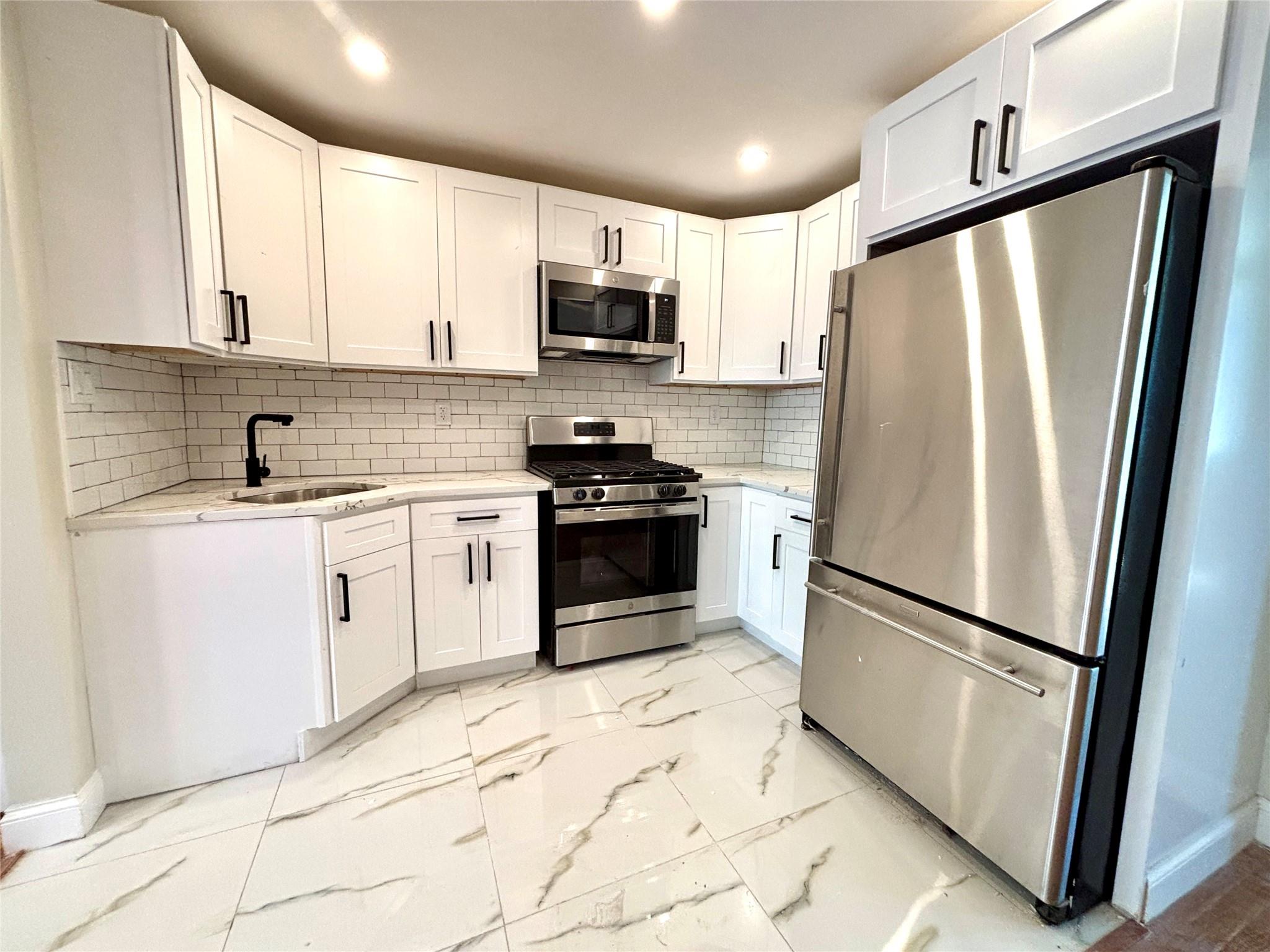 Property for Sale at Bartholdi Street, Bronx, New York - Bedrooms: 4 
Bathrooms: 2 
Rooms: 10  - $669,000