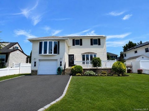 Homes For Sale - 42 Marbourne Road<br/> Bethpage, NY 11714