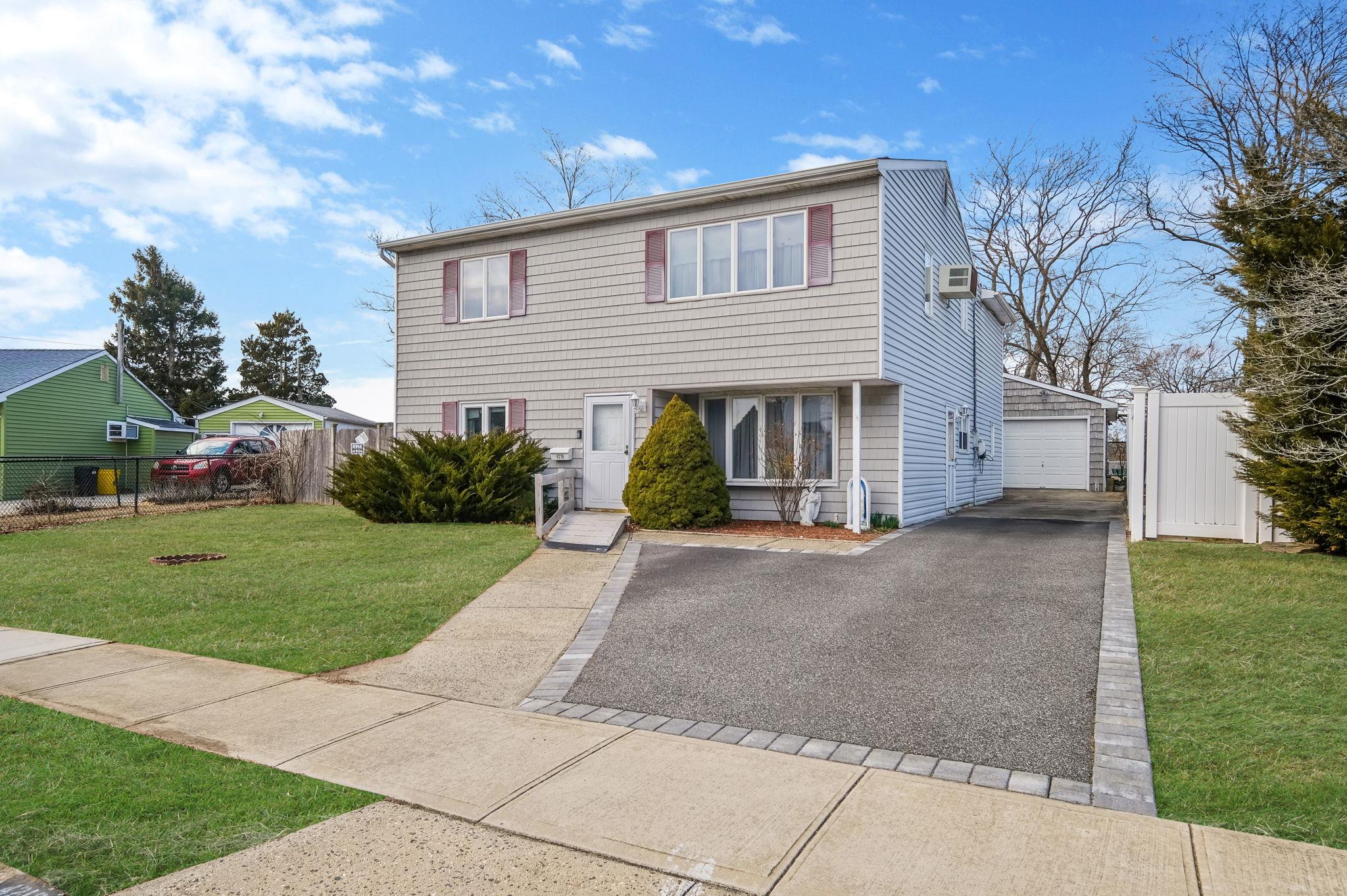 4218 Florence Road, Bethpage, New York image 2