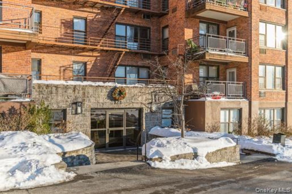 Photo of 121 Highland Avenue S #5F, Ossining, NY 10562 (MLS # 958289)