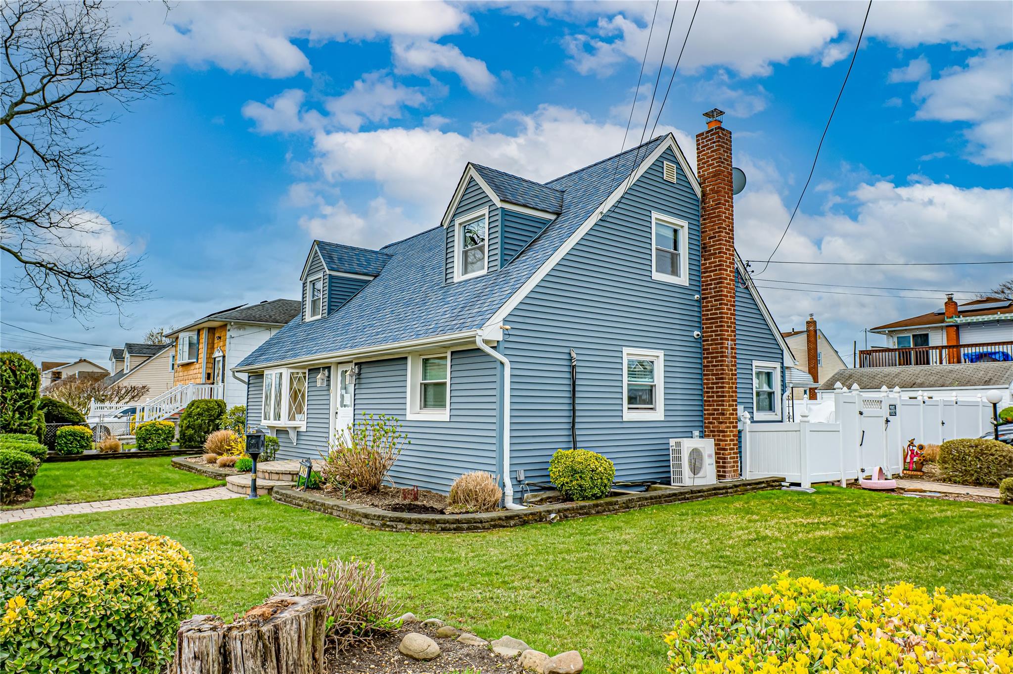 245 Stewart Avenue, Bethpage, New York image 4