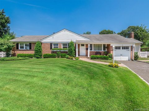 Photo of 14 Harbor Lane, Glen Head, NY 11545 (MLS # 927117)