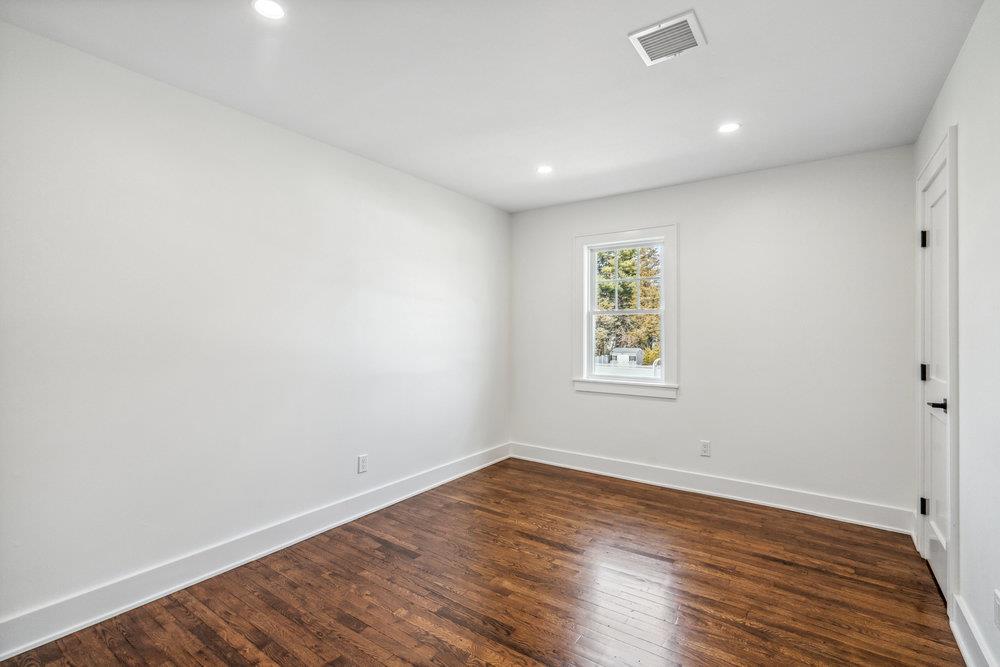 78 Barry Lane, Syosset, New York image 17