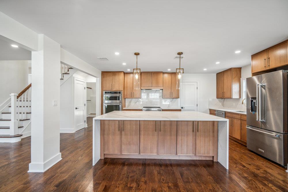 78 Barry Lane, Syosset, New York image 2