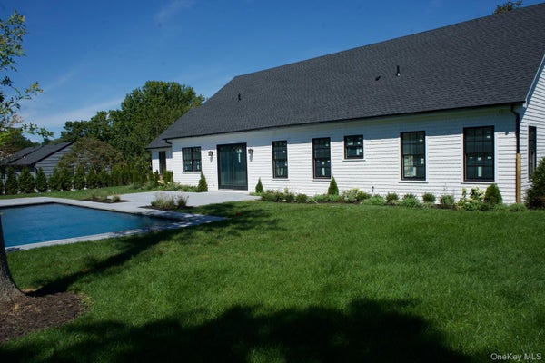 189 SHADE TREE LN, RIVERHEAD, NY 11901 - Image ed7d1326fdfeba13b757cc9be2c1cddf/960004358