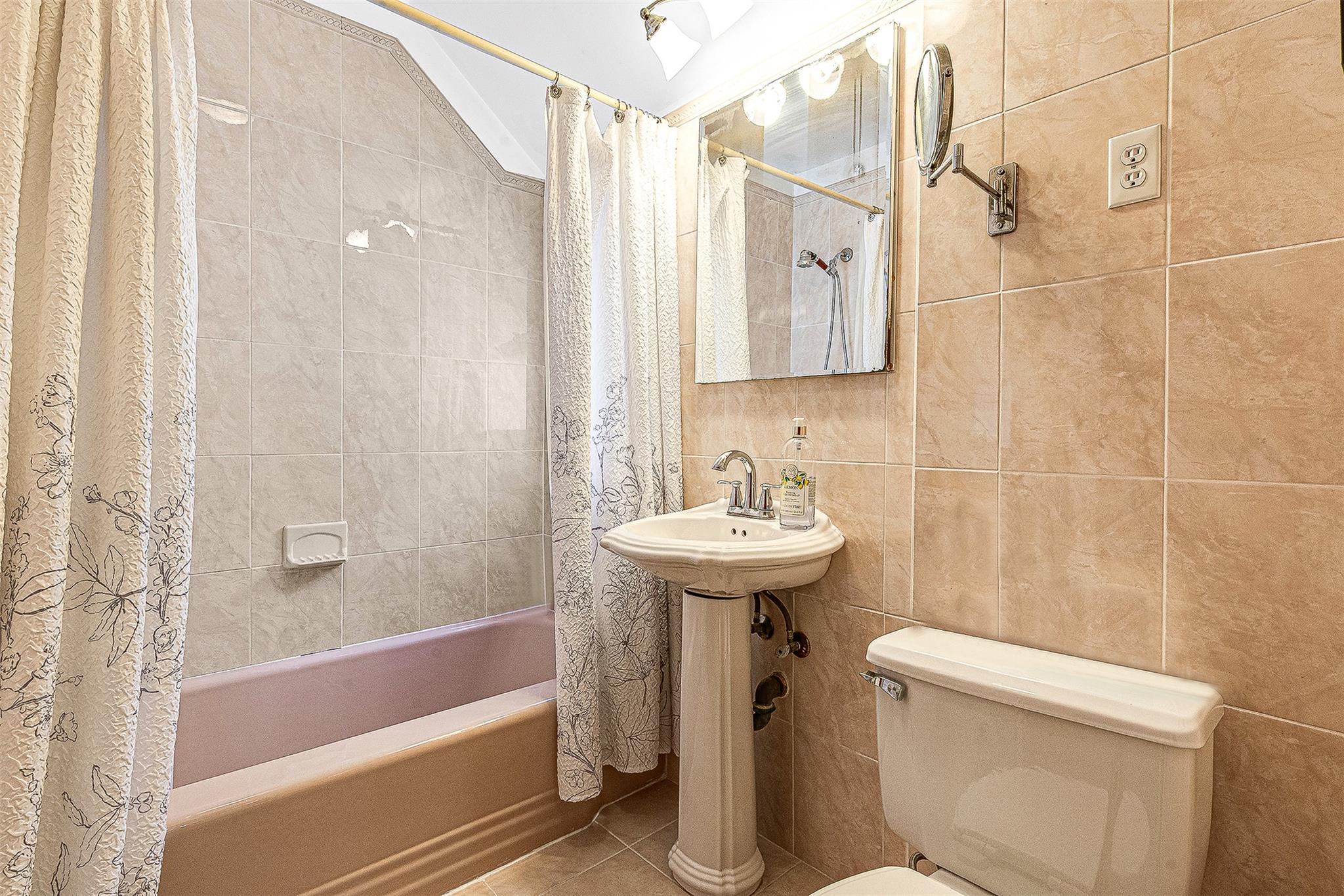 89-21 70th Avenue, Forest Hills, New York image 14