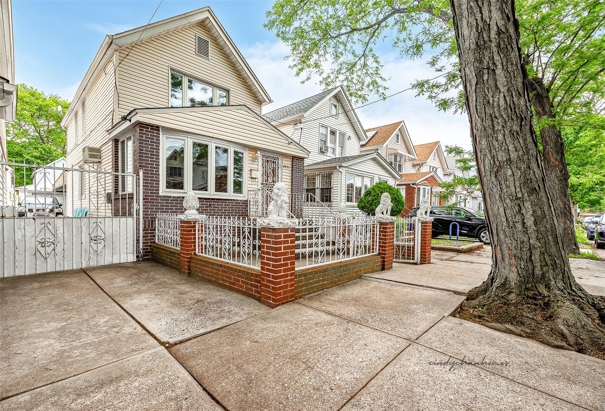Property for Sale at 70th Avenue, Forest Hills, Queens, NY - Bedrooms: 3 
Bathrooms: 2 
Rooms: 8  - $950,000