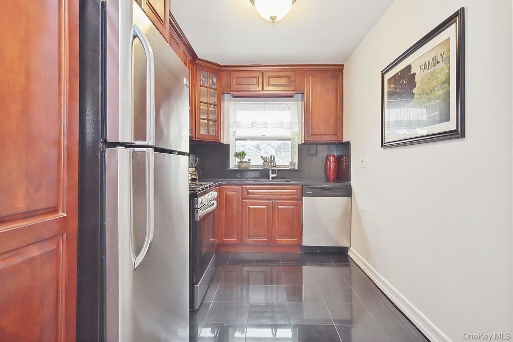 485 WEBSTER Avenue A3