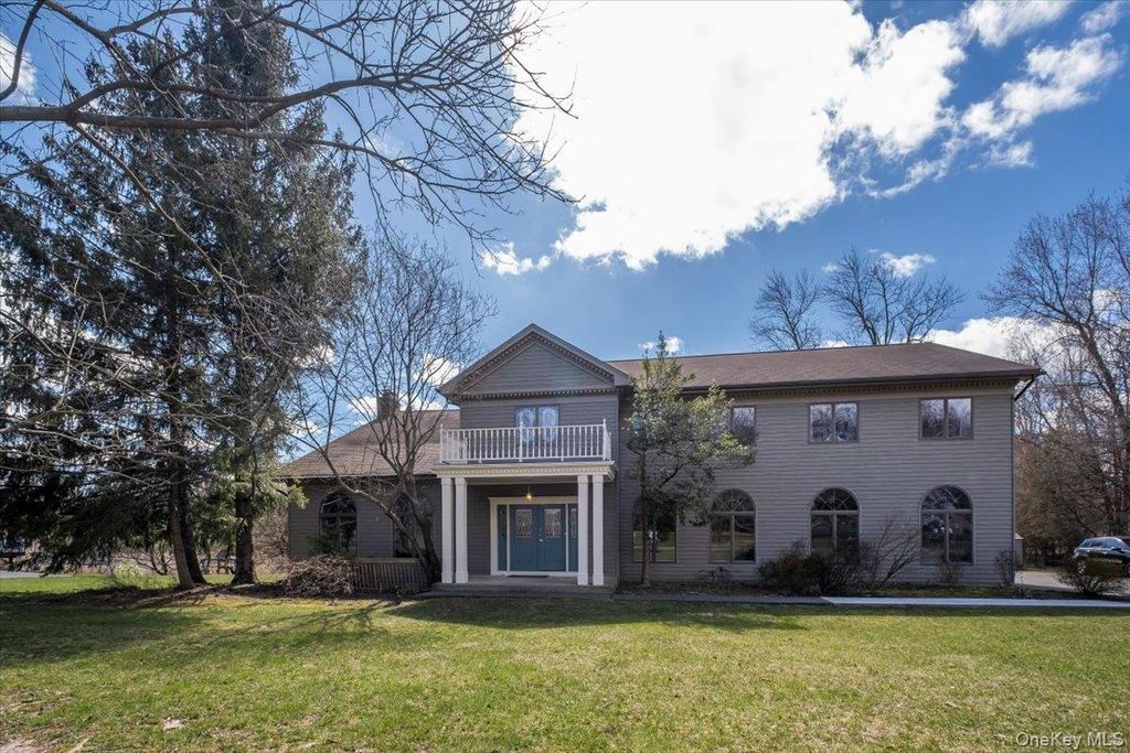 Photo of 11 Baker Lane, Suffern, NY 10901 (MLS # 997769)
