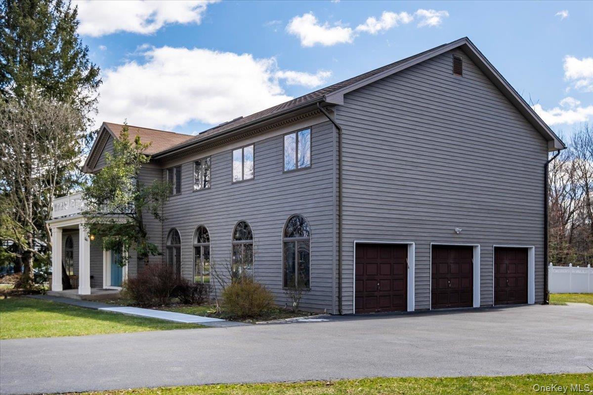 11 Baker Lane