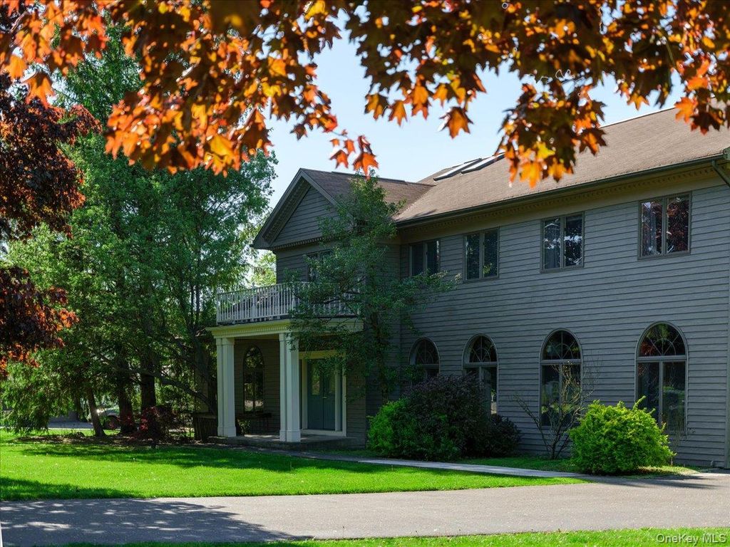 Photo of 11 Baker Lane, Suffern, NY 10901 (MLS # 997769)