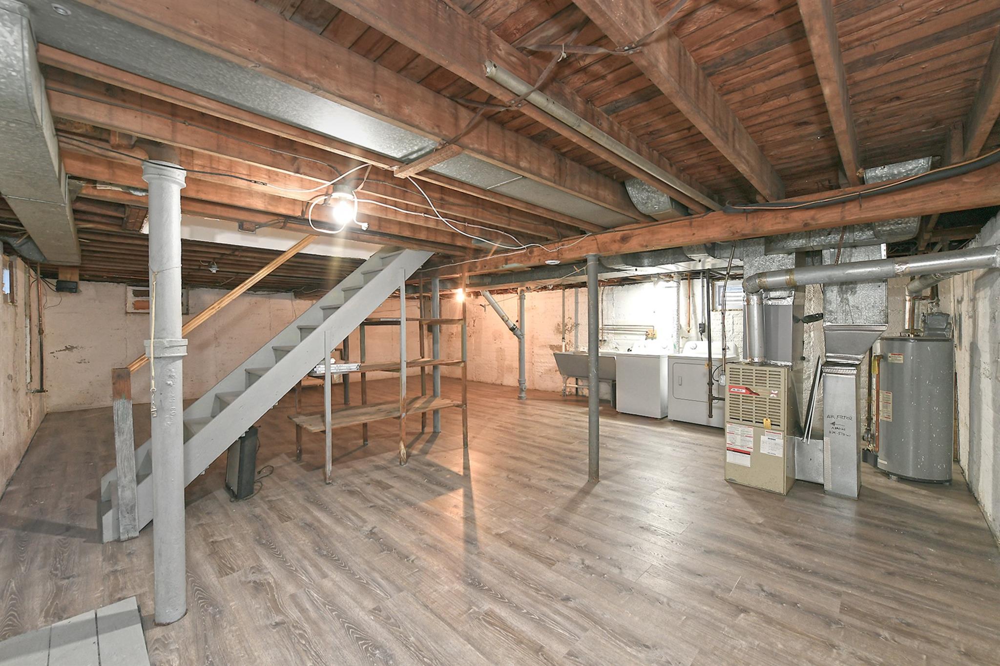 46 Gables Drive, Hicksville, New York image 28